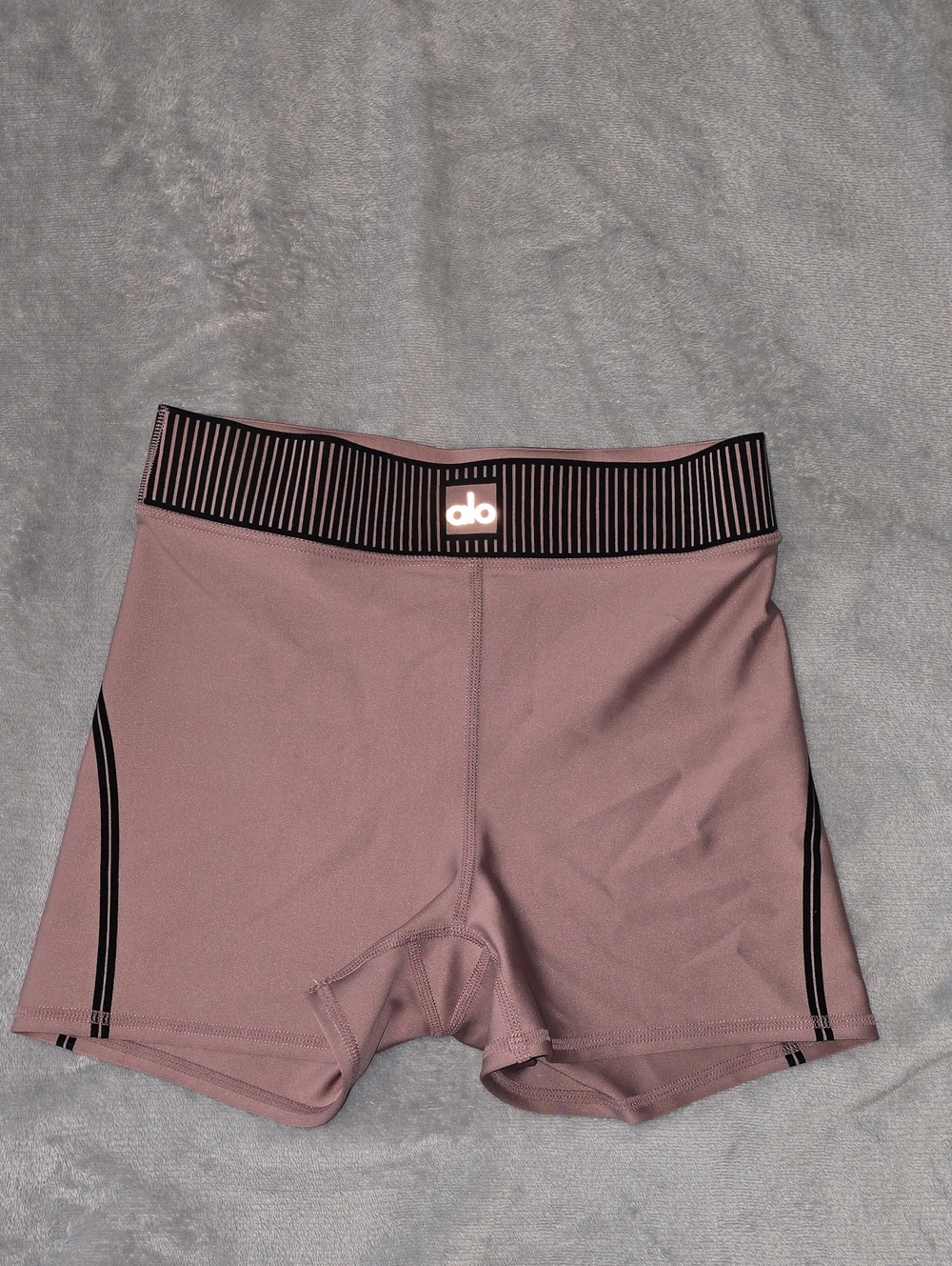 ALO Yoga Mauve High-Rise Bike Shorts with Black Stripe Waistband